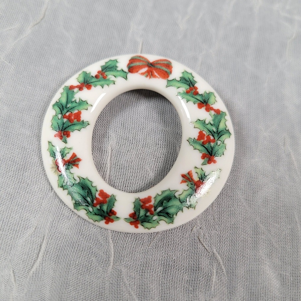 Spode Porcelain Wreath Brooch Holly and Berry Christmas Holiday Pin Jewelry